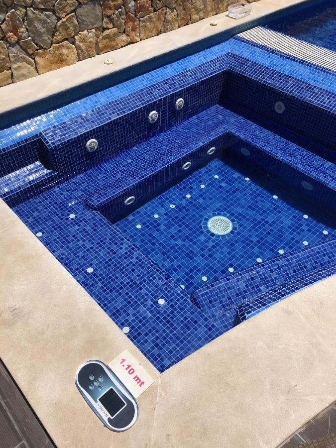 Full Private 300Sqm Villa Jacuzzi Heated Pool Ideal & Quiet Location อัลบูเฟรา ภายนอก รูปภาพ