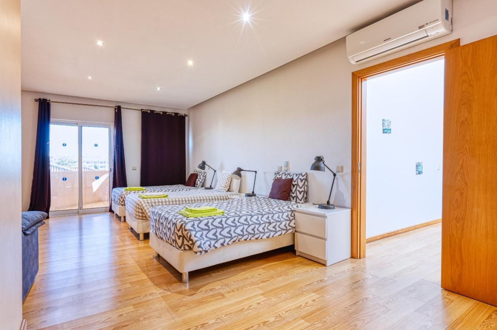 Full Private 300Sqm Villa Jacuzzi Heated Pool Ideal & Quiet Location อัลบูเฟรา ภายนอก รูปภาพ