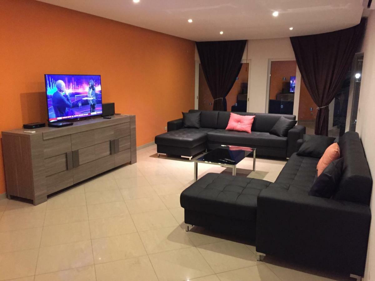 Full Private 300Sqm Villa Jacuzzi Heated Pool Ideal & Quiet Location อัลบูเฟรา ภายนอก รูปภาพ