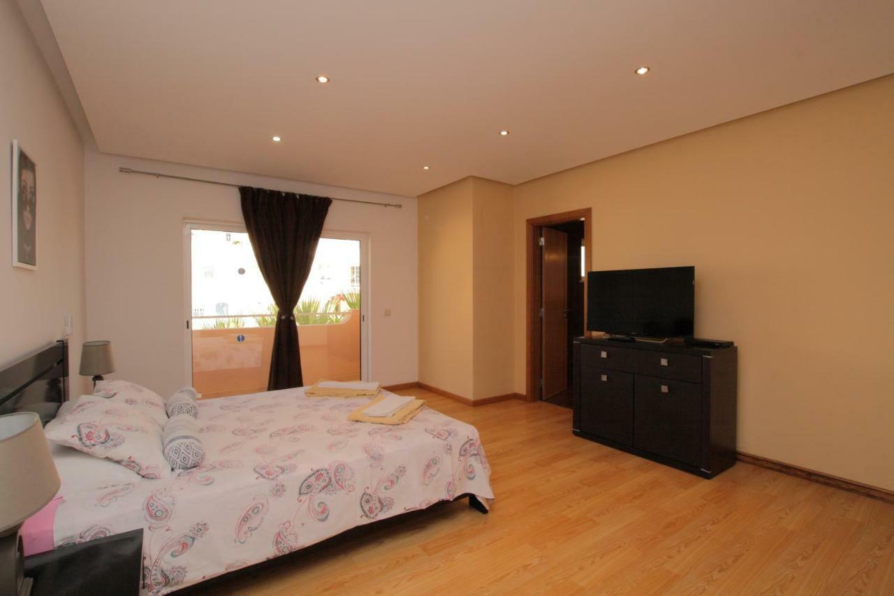 Full Private 300Sqm Villa Jacuzzi Heated Pool Ideal & Quiet Location อัลบูเฟรา ภายนอก รูปภาพ