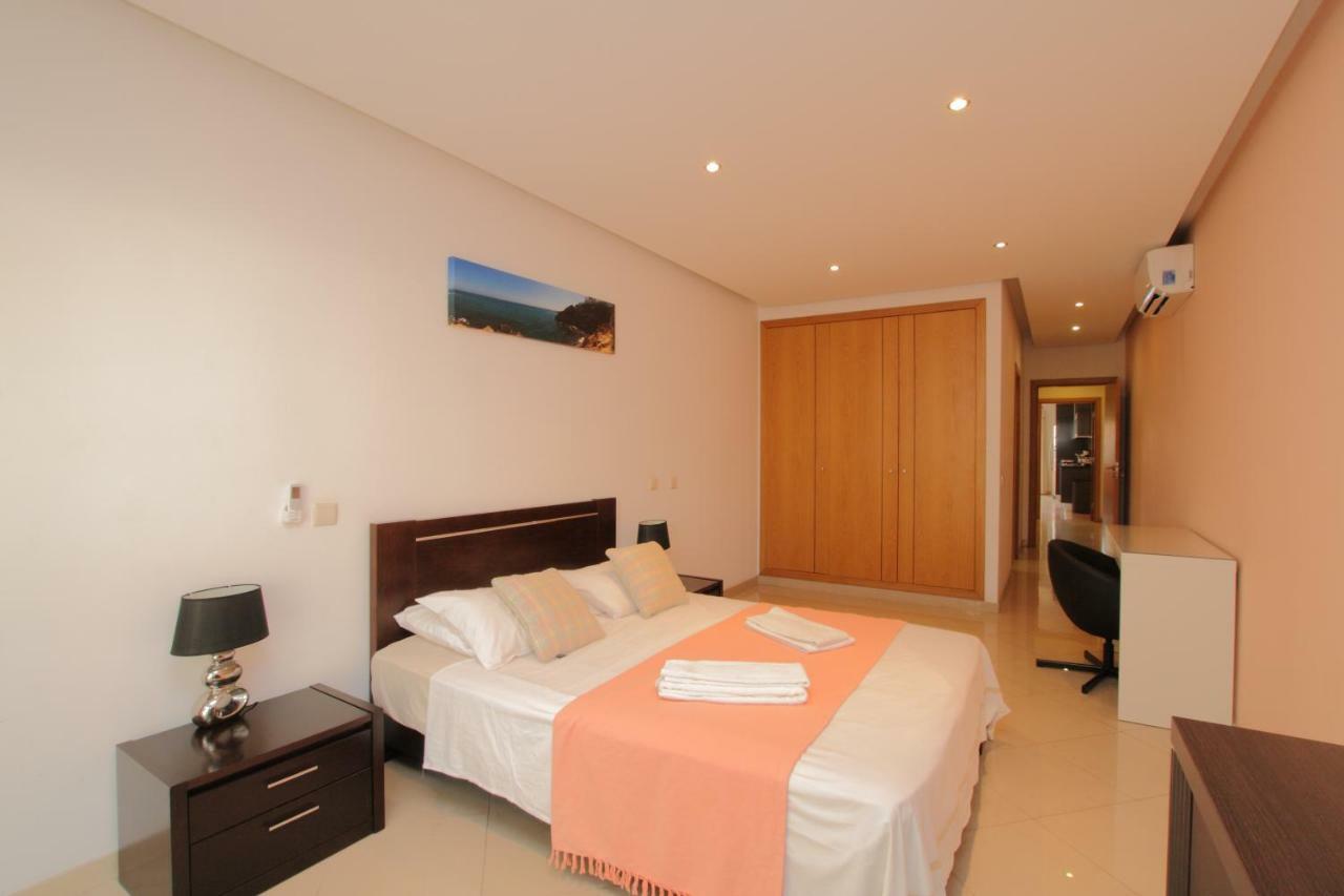 Full Private 300Sqm Villa Jacuzzi Heated Pool Ideal & Quiet Location อัลบูเฟรา ภายนอก รูปภาพ